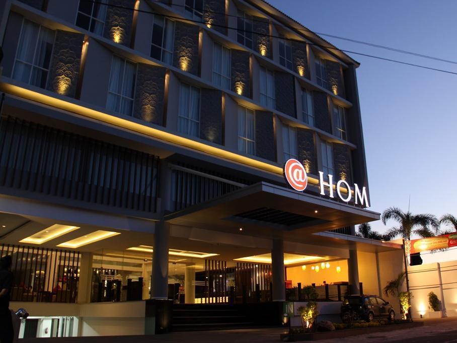 Luxury Malioboro Hotel Джокьякарта Экстерьер фото