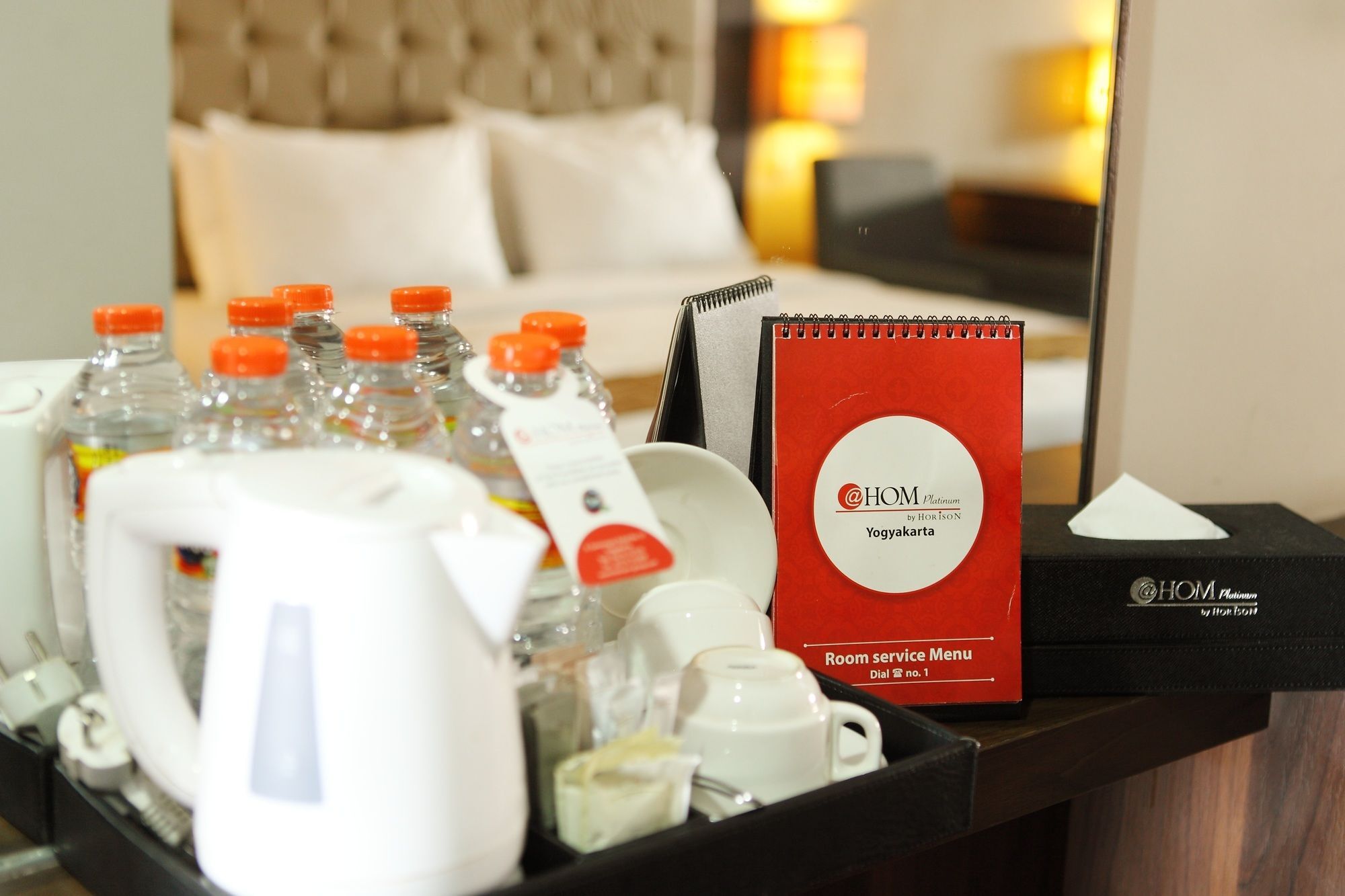 Luxury Malioboro Hotel Джокьякарта Экстерьер фото