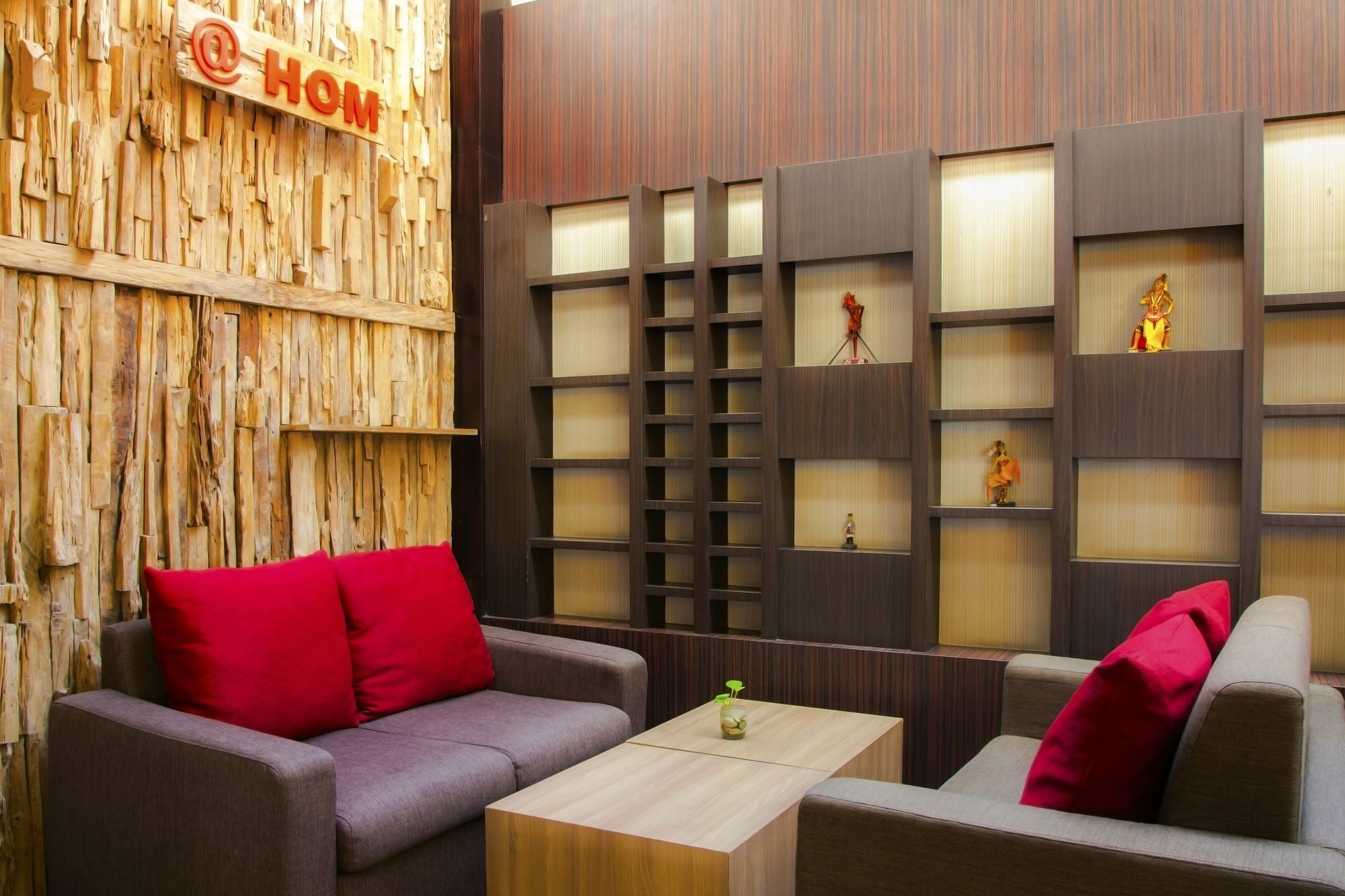 Luxury Malioboro Hotel Джокьякарта Экстерьер фото