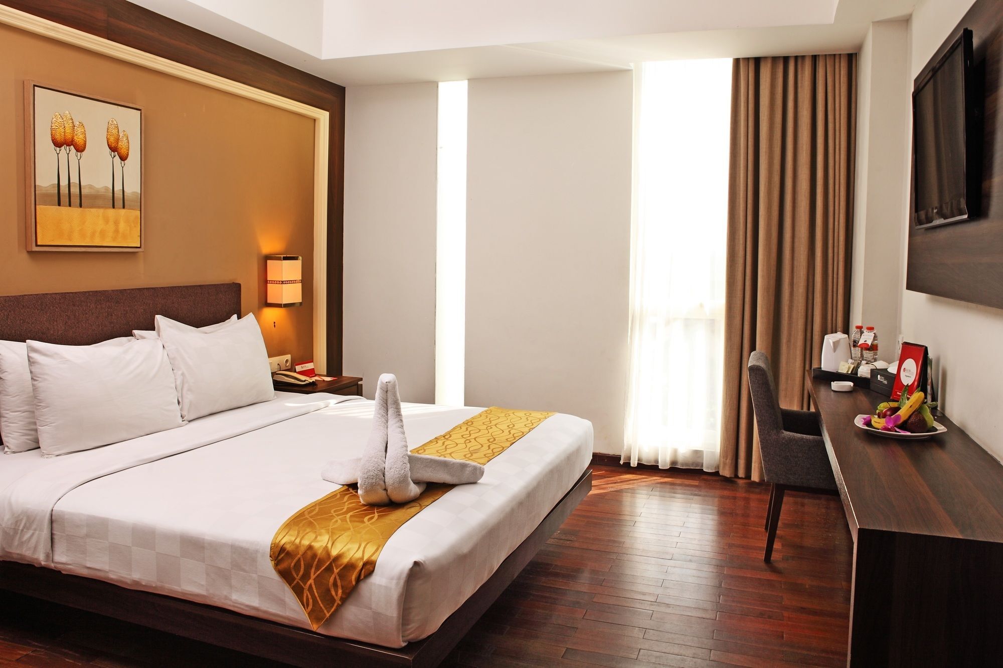 Luxury Malioboro Hotel Джокьякарта Экстерьер фото