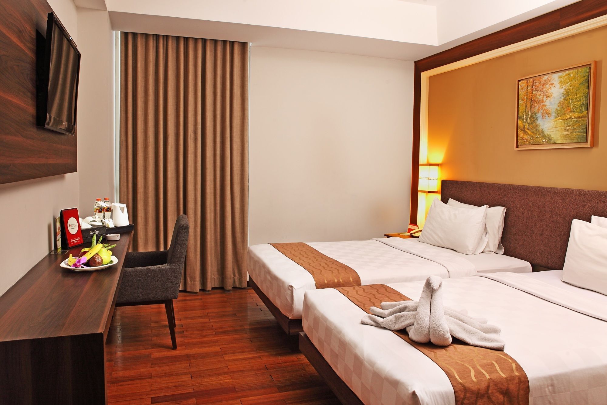 Luxury Malioboro Hotel Джокьякарта Экстерьер фото